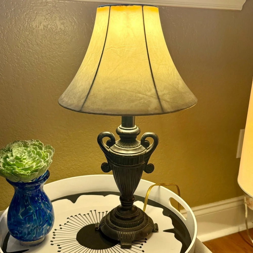 Vintage Table Top Lamp - Picture 5 of 16
